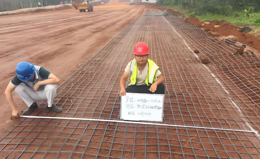 选型土工格栅必知的标准，助你适配道路建设、铁路工程等多行业场景
