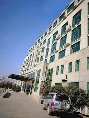 天然钠基膨润土防水毯在建筑、环保场景的应用优势及选型要点山东捷高工程材料可参考