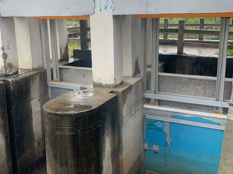 双吊点闸门选型避坑:掌握这些标准,适配水利工程、农田灌溉等多场景应用